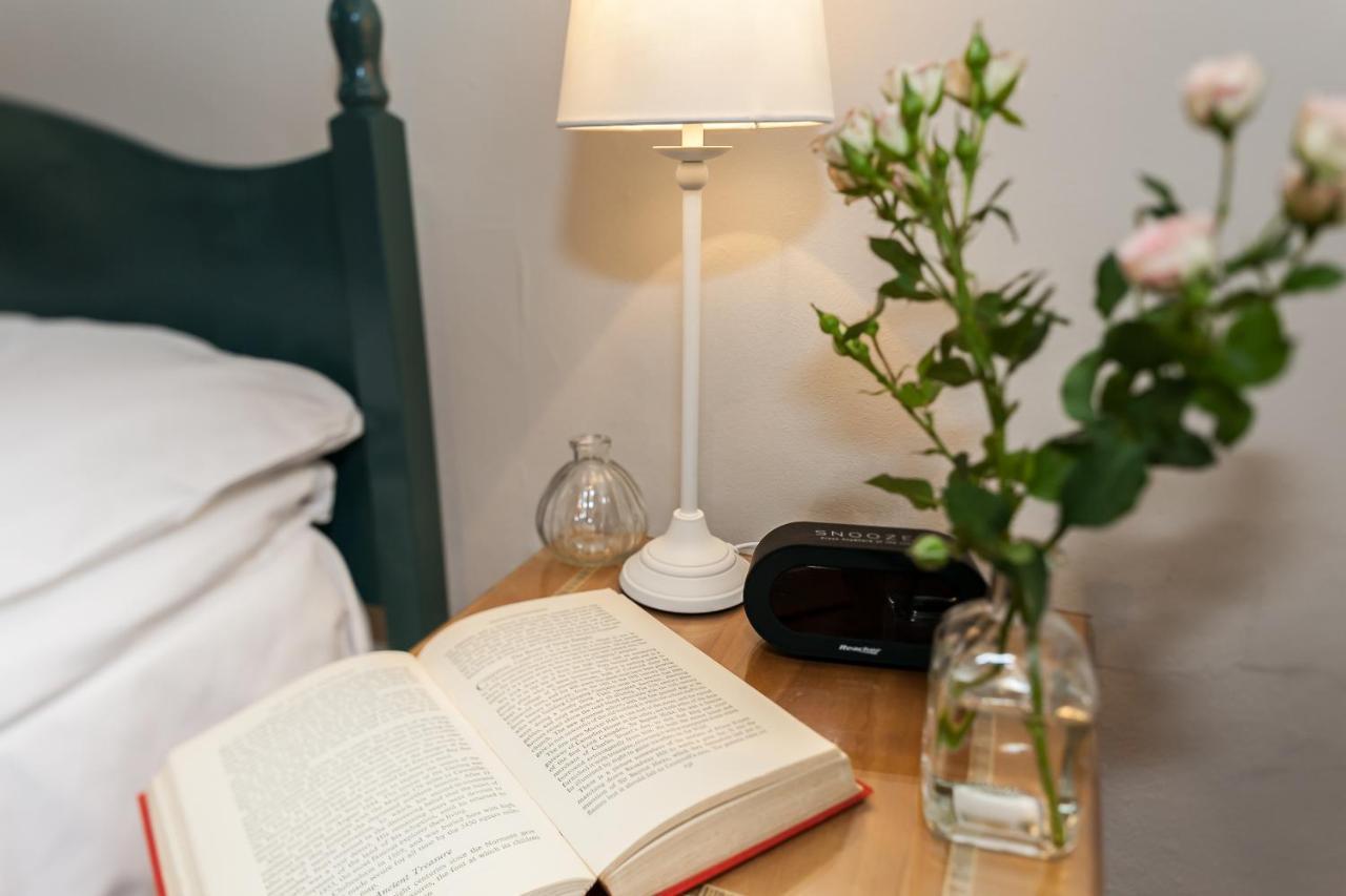 Townhouse No 12 Hotel Huddersfield Ngoại thất bức ảnh